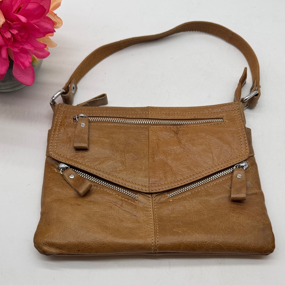 Lecxci Tan Leather Women's Bag BRN8443A